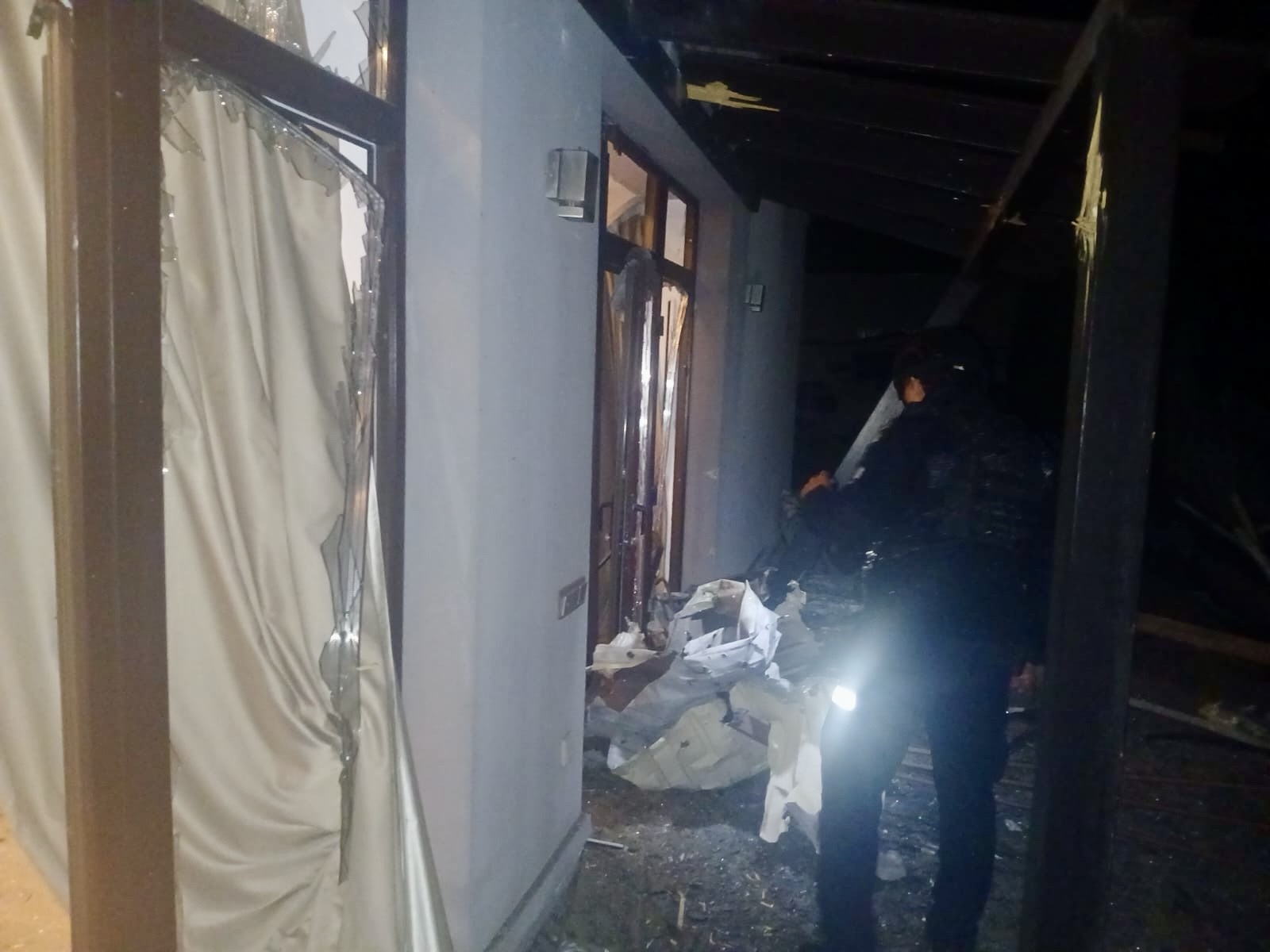 Наслідки чергової ворожої атаки на Київщину: в Обухівському районі пошкоджено приватні будинки