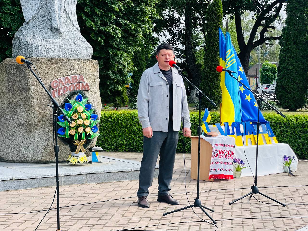 Фото без опису