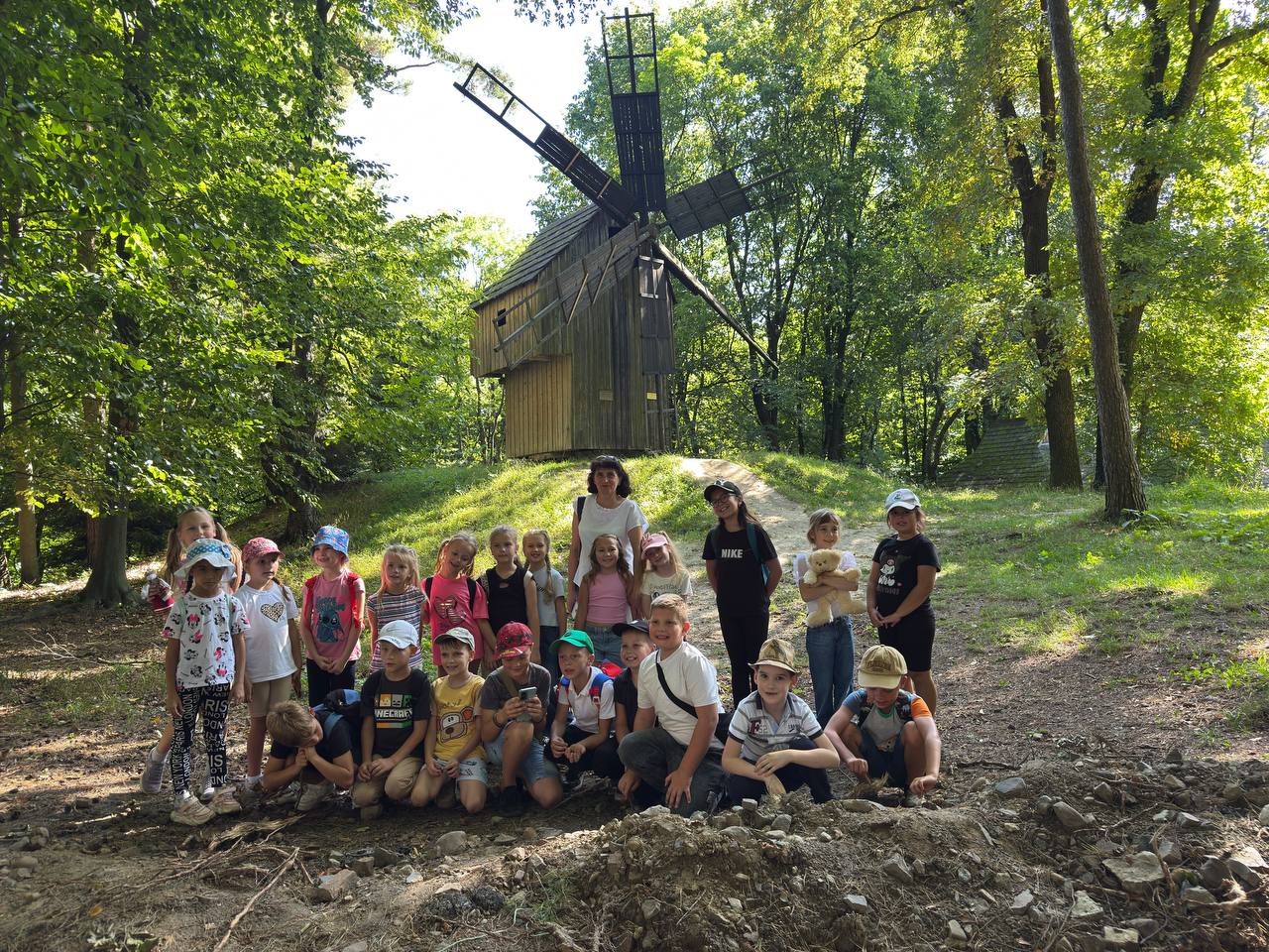 Фото без опису