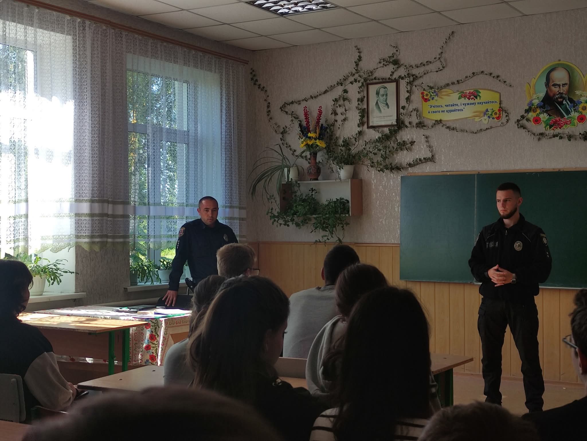 Фото без опису