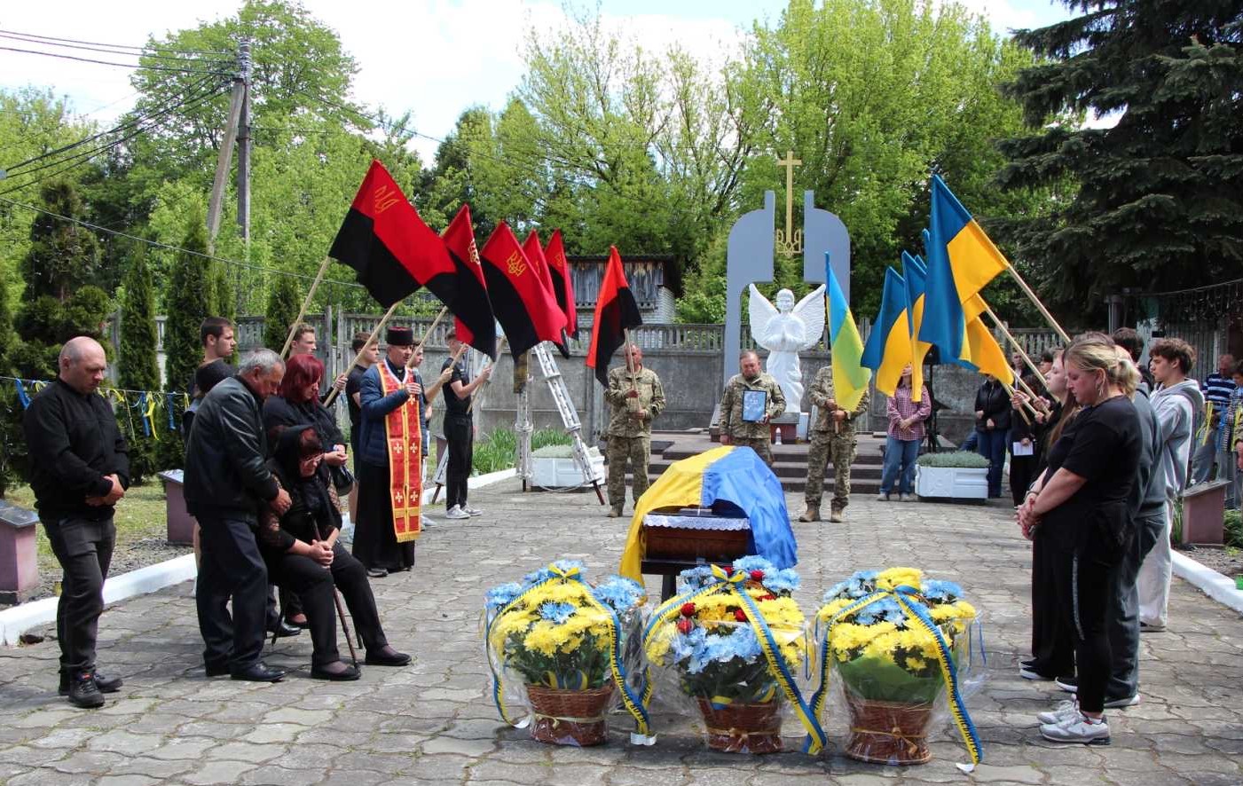Відлуння війни у мирному  травні: прощання з Володимиром Котовичем
