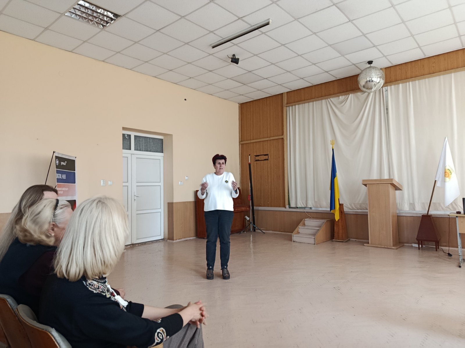 Фото без опису