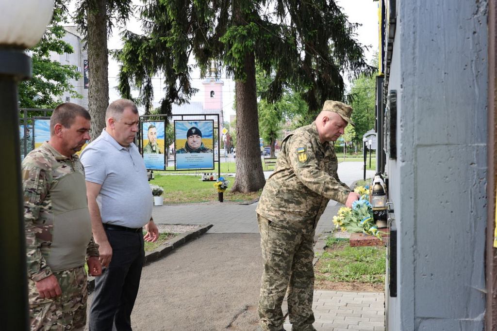 Фото без опису